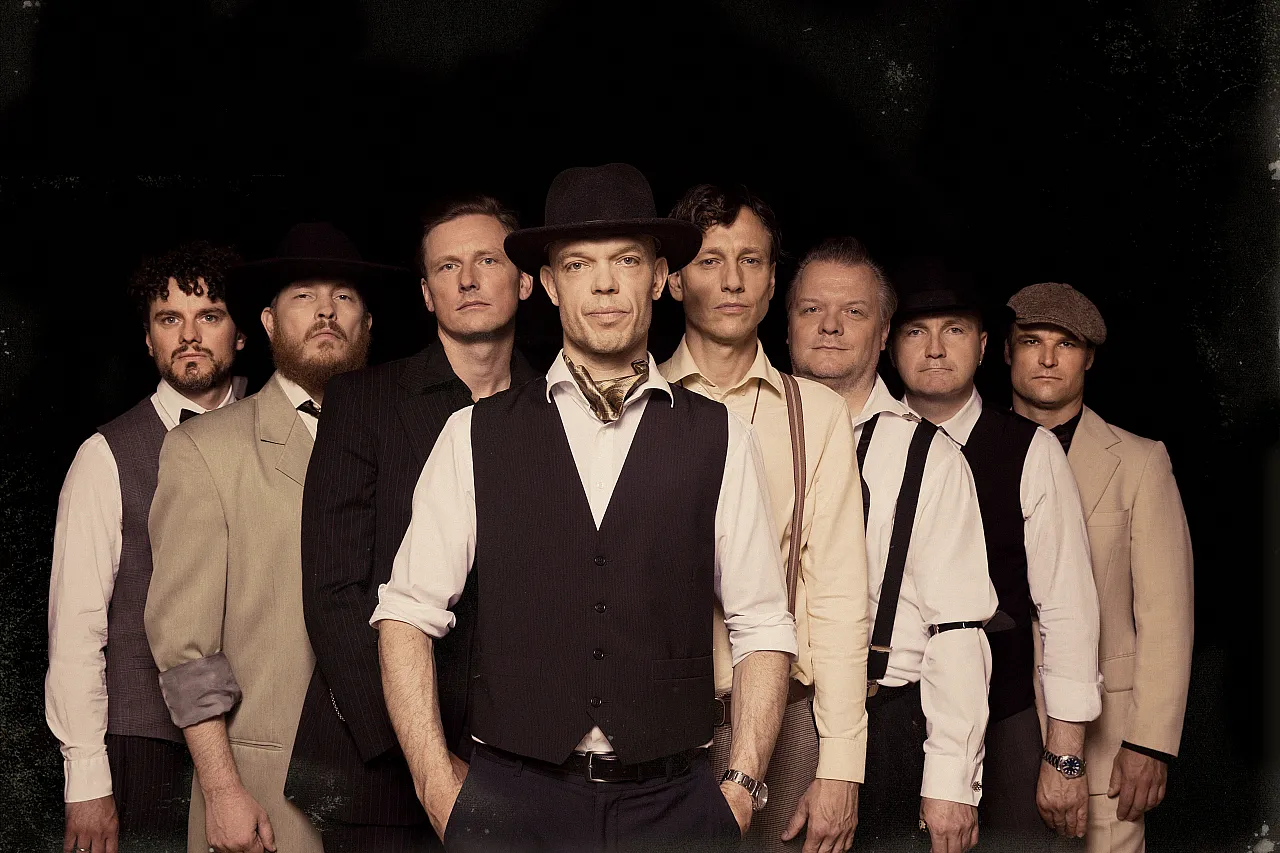 Thorbjørn Risager & The Black Tornado